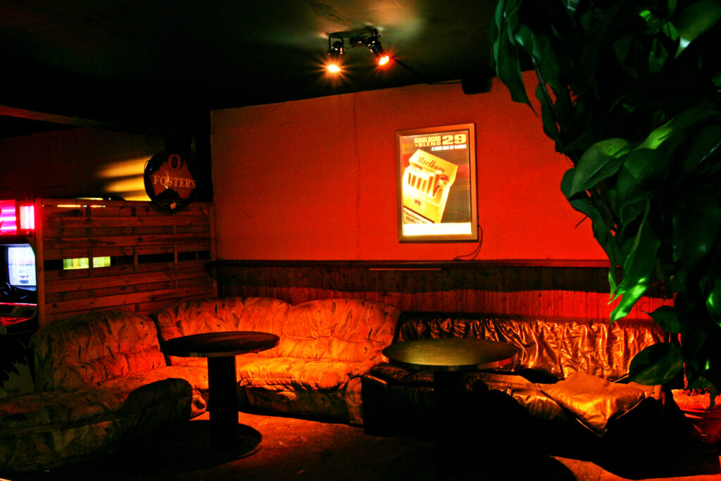 Gemütliche Lounge-Ecke im Vibes Club Bassersdorf